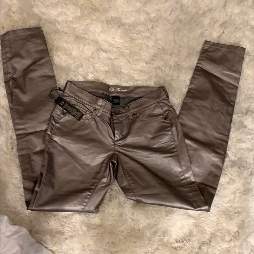 NWT VS Siren Skinny Jeans